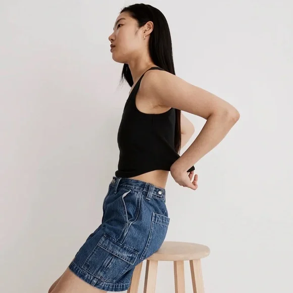 The Tailored Crop Tank in Sleekhold - Picture 5 of 6